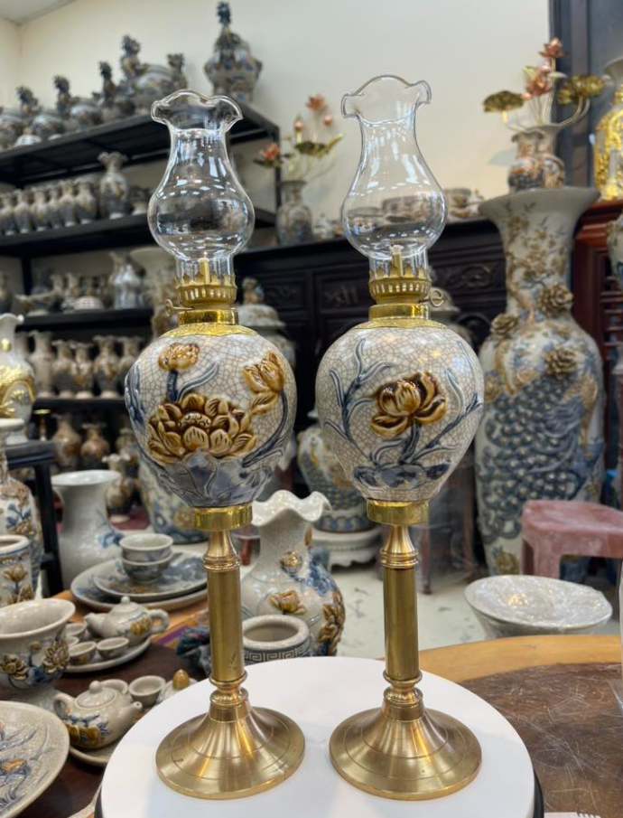 CÂY ĐÈN LED DẦU ĐIỆN TRANG TRÍ CỔ ĐIỂN 2.png